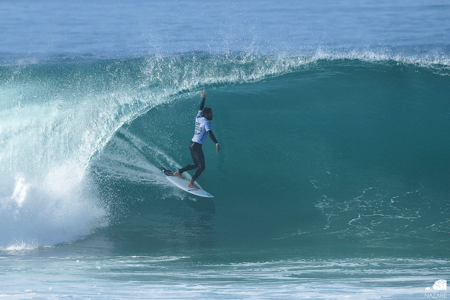Aritz Aranburu vence Capítulo Perfeito na Nazaré