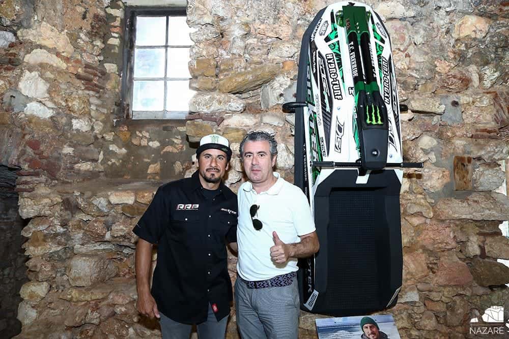 Jetski do freerider Abraham Ho é a nova atração da Surfer Wall