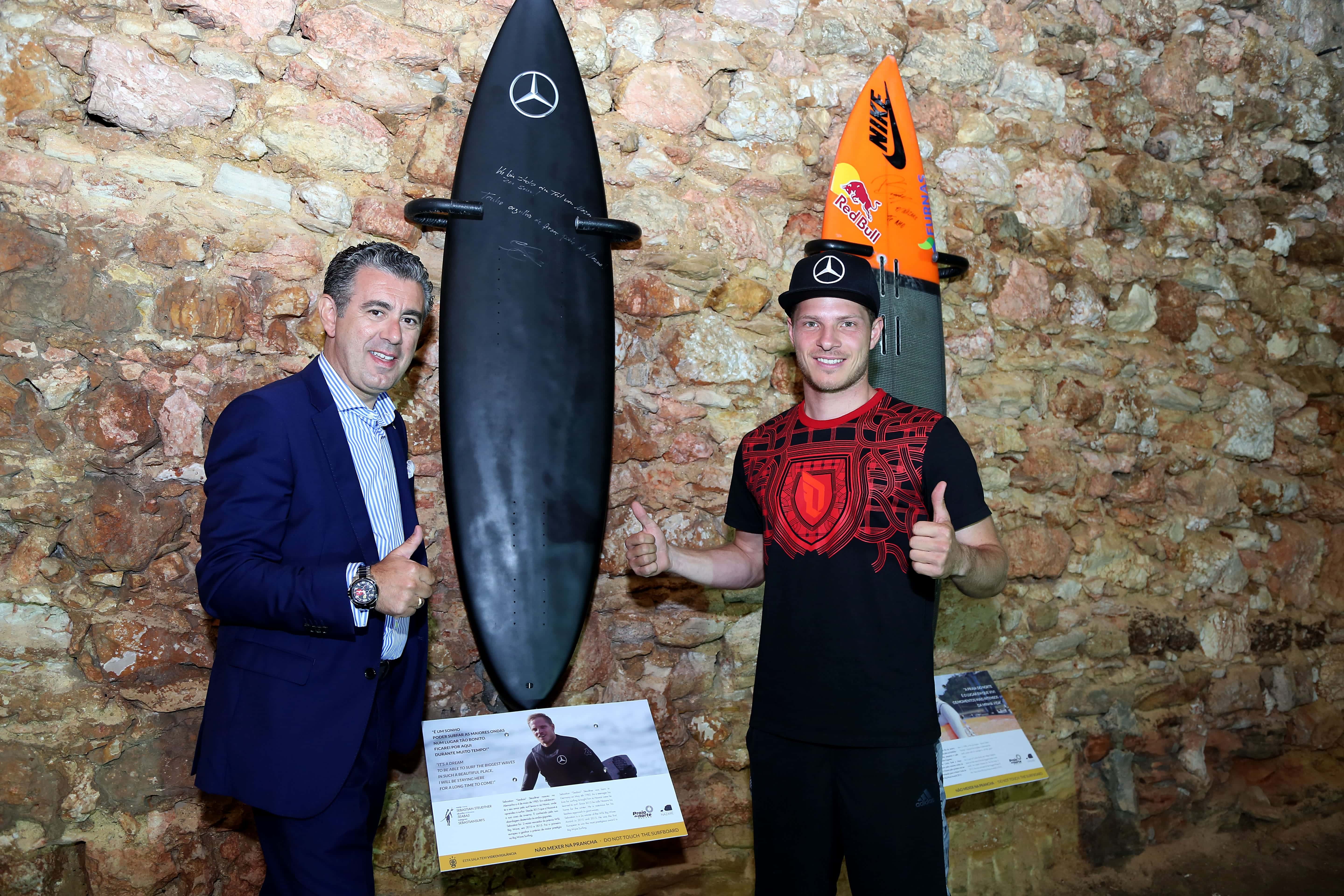 Pranchas de Big Riders na Surfer Wall da Praia do Norte®